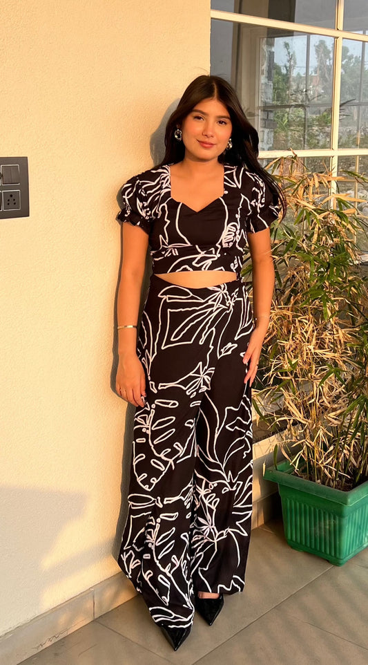 Women’s Abstract Print Black Krysta Co-ord Set – Puffed Sleeve Crop Top & Draped Pants
