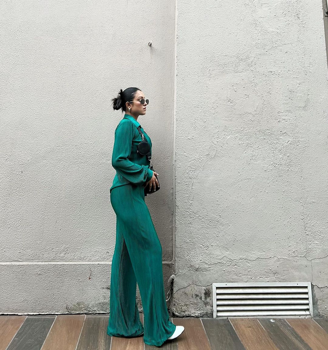 Women’s Green Pleated Satin Co-ord Set – Button-Down Shirt & High-Waist Pants