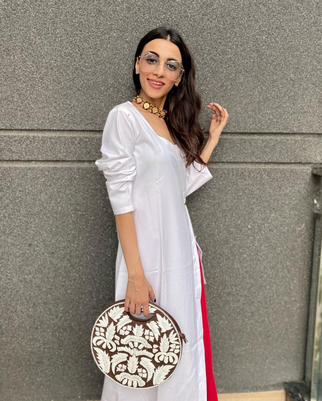 White Kurta Tunic – Stylish Ethnic Party Wear for Women