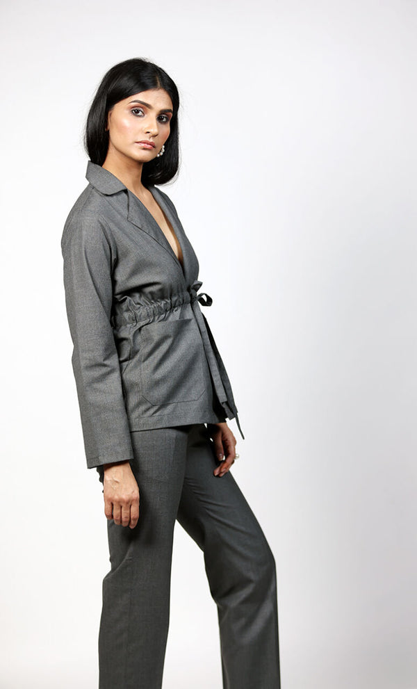 JACKET WITH TIE-UP WAIST IN GREY CHECKS