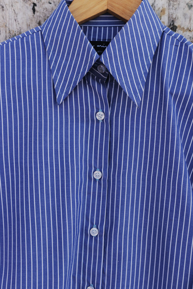 CLASSIC STRIPED SHIRT IN DARK BLUE AND WHITE