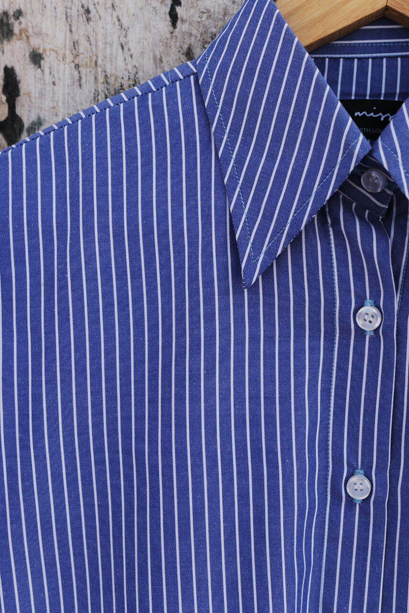 CLASSIC STRIPED SHIRT IN DARK BLUE AND WHITE